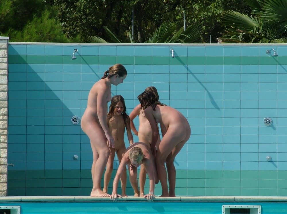 [PNuDL] FKK Outdoor Children Pool pics