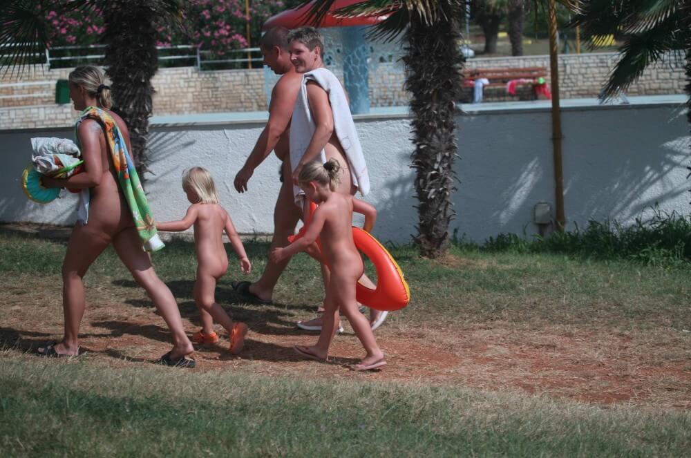[PNuDL] Naturist Family Movement pics